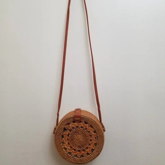 Round Rattan Crossbody Bag. - Picture 2 of 11